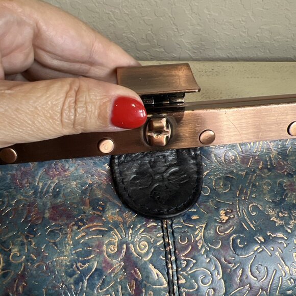 Patricia Nash Blue Embossed Floral Leather Snap Latch Doctor Style Shoulder Bag - Picture 15 of 15